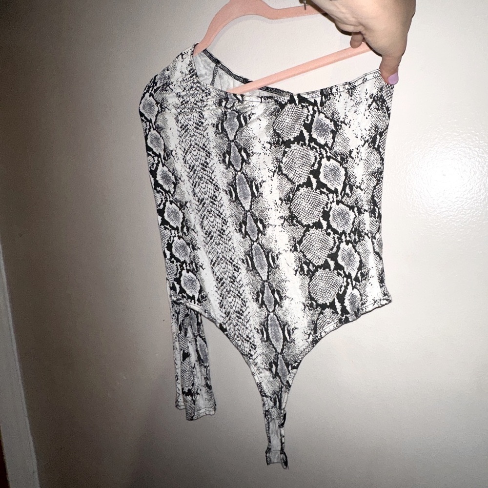 Pretty Little Thing Snake Print Bodysuit